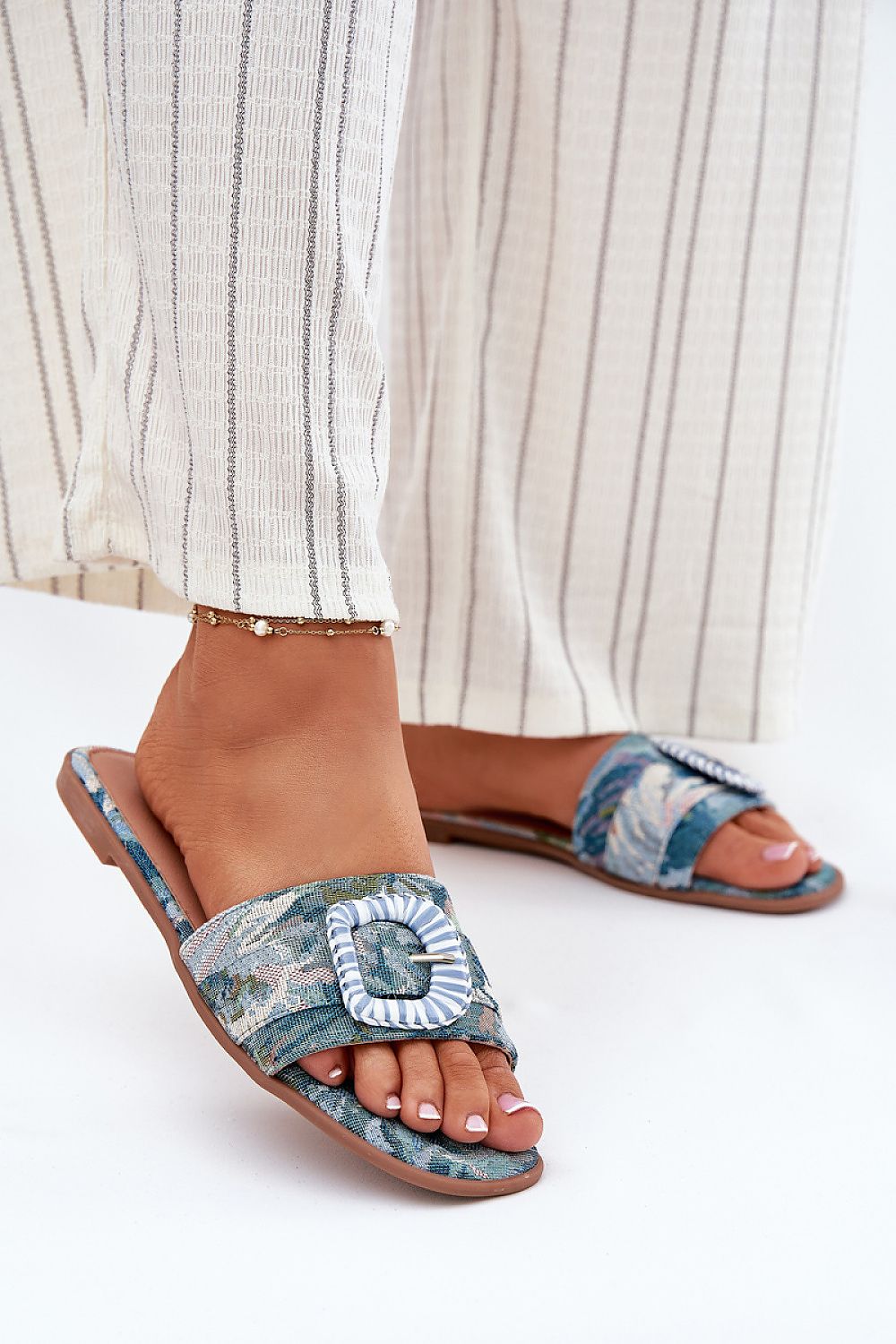 Flip-flops model 213962 Step in style